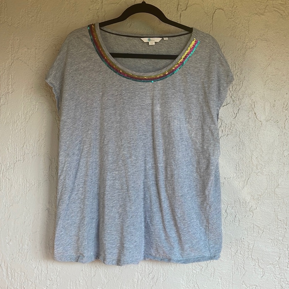 Boden gray tshirt with sequins